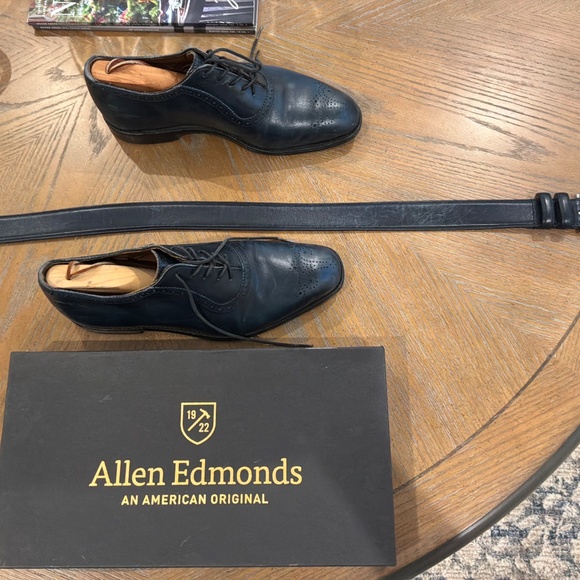 Allen Edmonds Navy Blue Cornwallis Oxfords with matching Leather Belt main image 4
